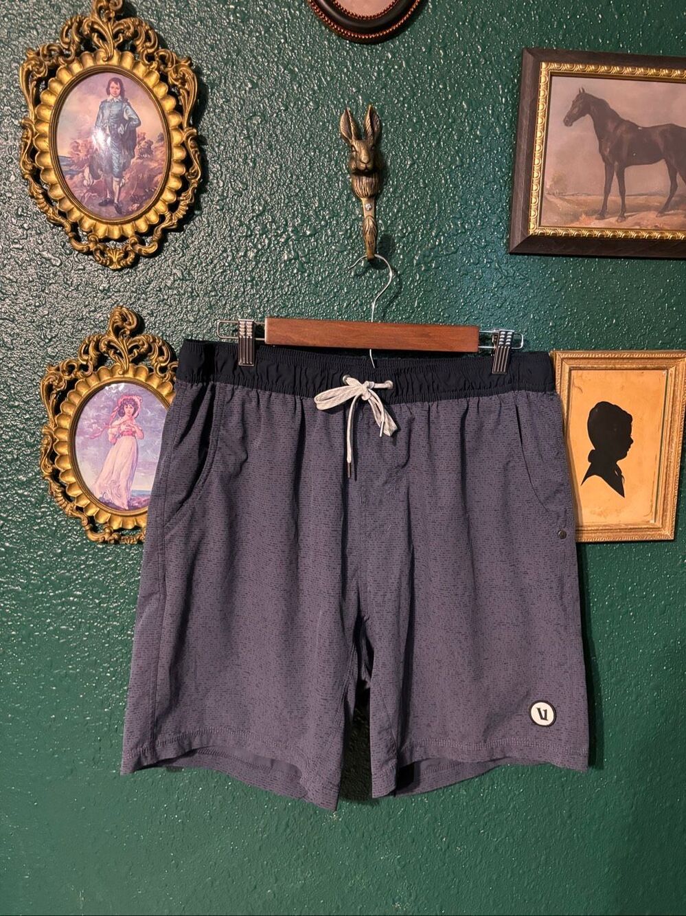 Mens Vuori Blue Shorts Size Medium 8 Inch Inseam